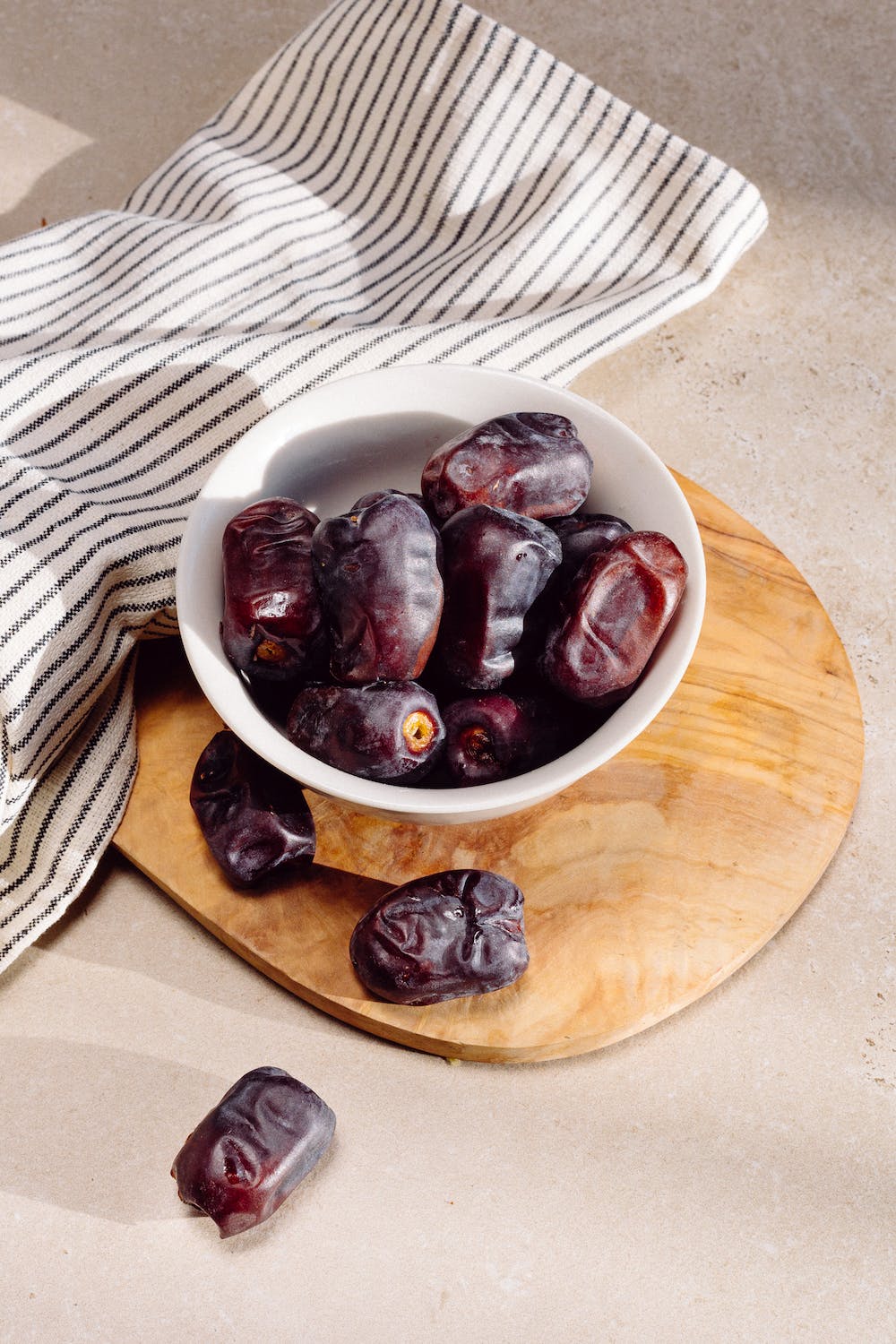 7 Best Organic Dates That Are Very Sweet & Healthy