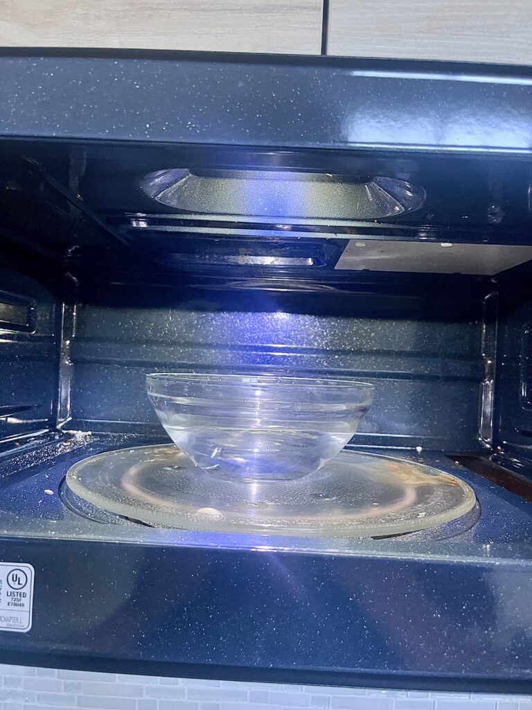 how to clean inside of microwave oven