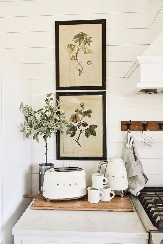 old fashioned wall prints