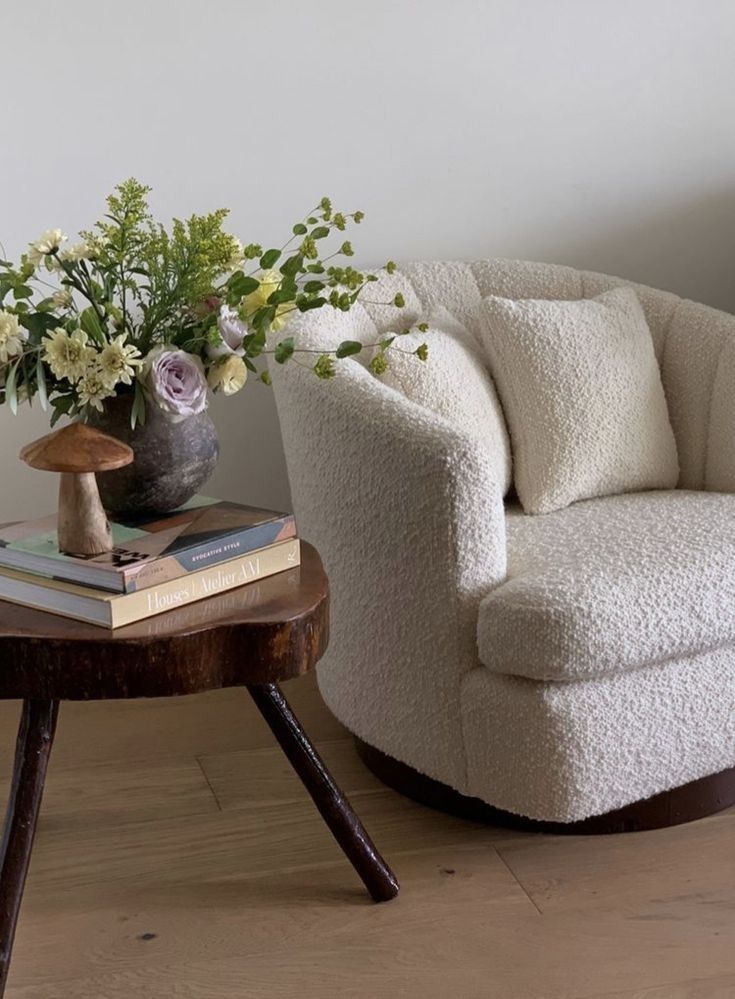 18 Minimal Beige Living Room Ideas 29 Single-seated Lazy Couch