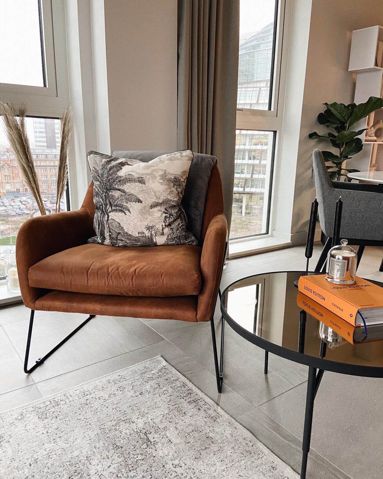 23 Budget-Friendly Apartment Living Room Ideas (2026)