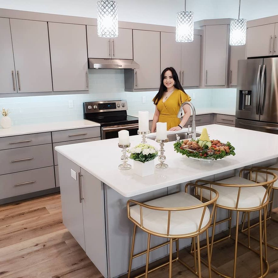 20 Sleek and Stylish Modern Kitchen Counter Ideas 34 shearlypermatasari 1591100613 2322642750917712283 1386970908