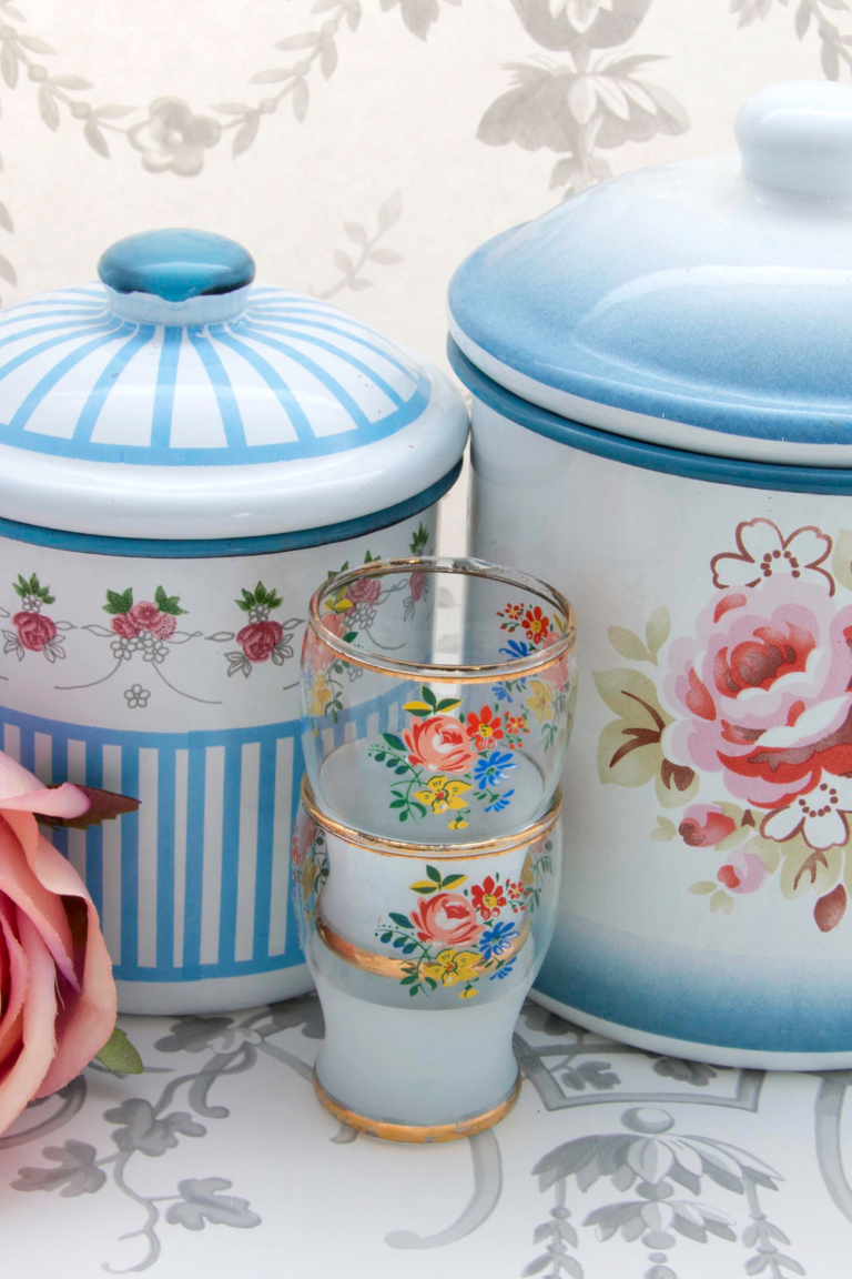 17 Timeless Vintage Kitchen Decor Ideas to Inspire Your Retro Revival ...