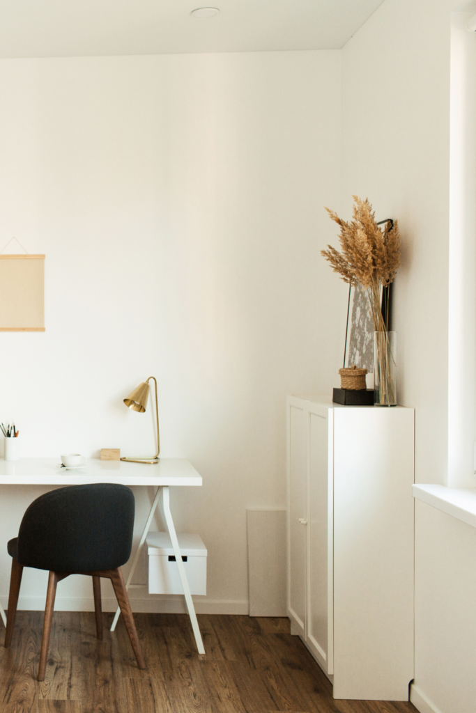 18 Scandinavian Bedroom Ideas 21 White Study Table