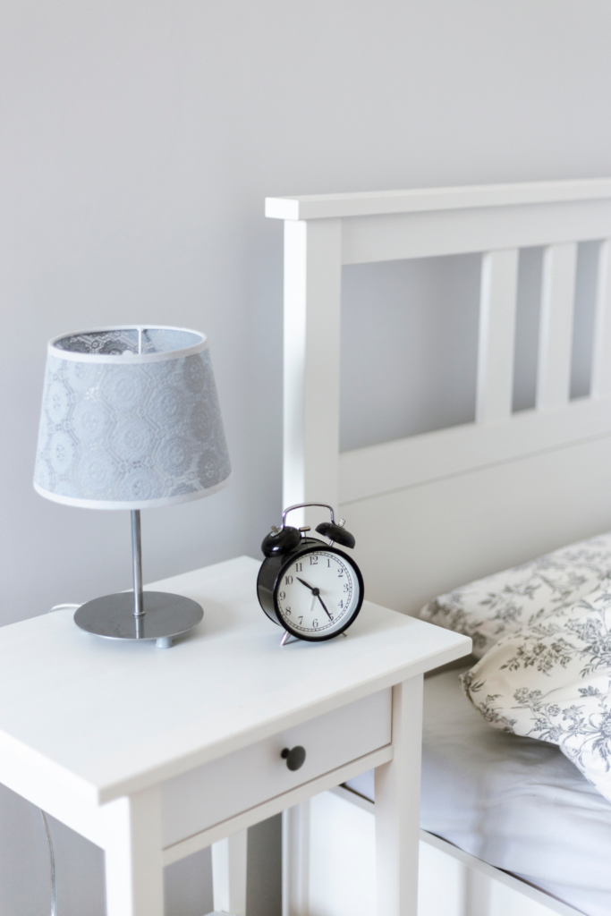 18 Scandinavian Bedroom Ideas 29 Alarm Clock
