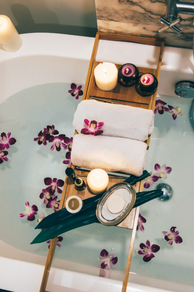 15 Gorgeous Bathroom Tray Decor Ideas For a Spa-Like Vibe 10 5 17