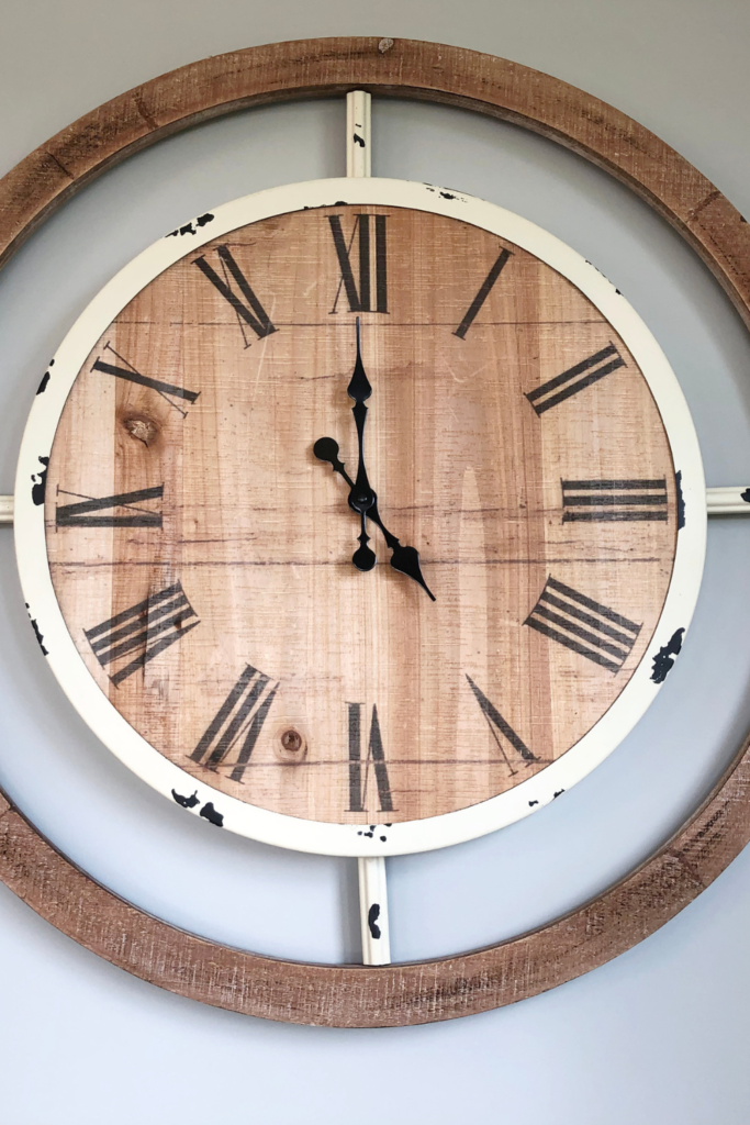 16 Stunning Farmhouse Decor Ideas to Transform Your Home 6 5Old Fashioned Farmhouse Wall Clock