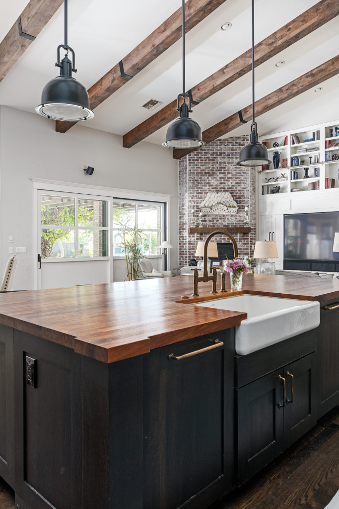 17 Farmhouse kitchen Decor Ideas To Add Warmth To Your Space 4 2 15