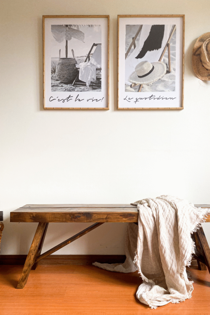 16 Aesthetic Picture Wall Decor Ideas 16 8. Minimalist Frame Wall