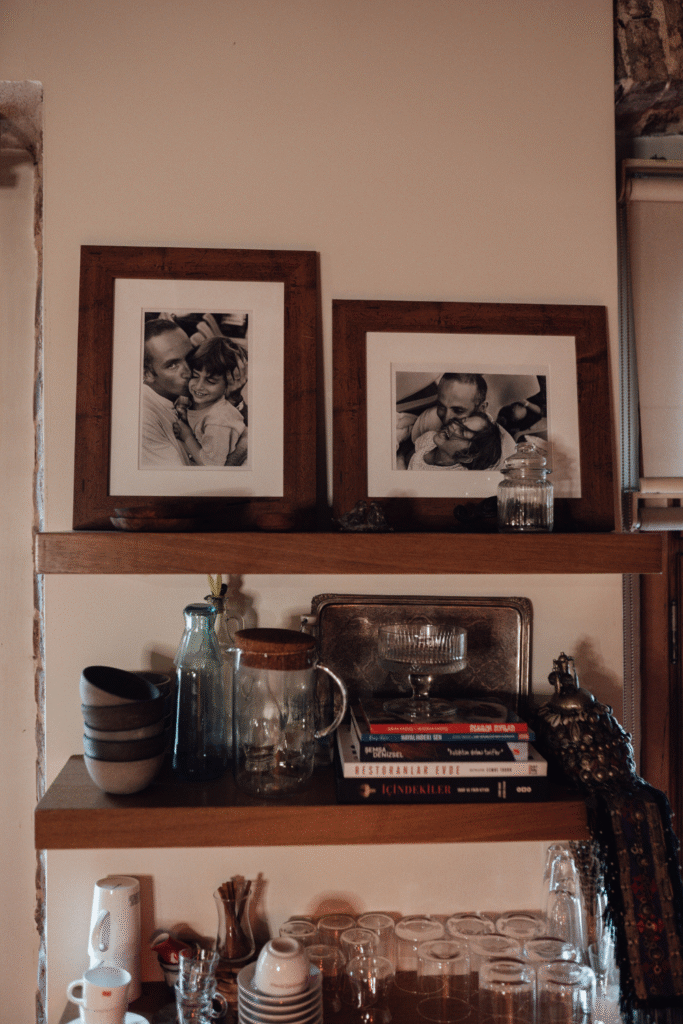 17 Shelf Decor Ideas That Instantly Elevate Any Room 34 17 2