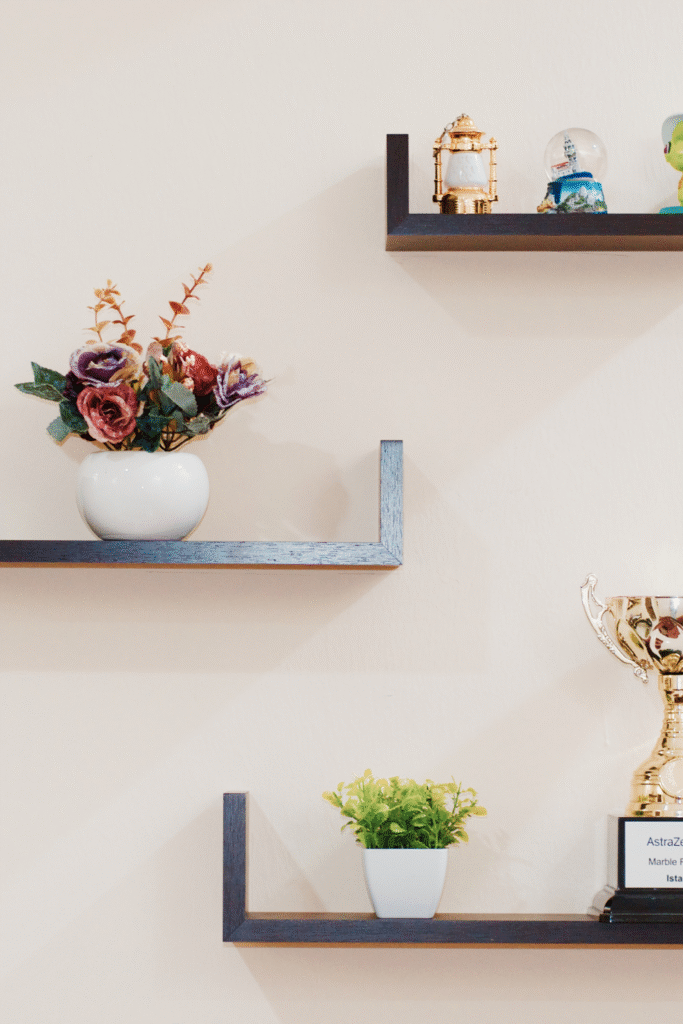 17 Apartment Decor Ideas That’ll Instantly Upgrade Your Space 4 3 1