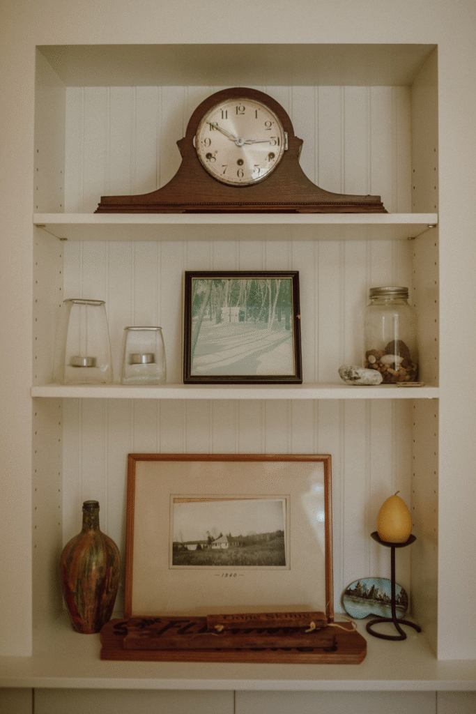 17 Shelf Decor Ideas That Instantly Elevate Any Room 16 8 4