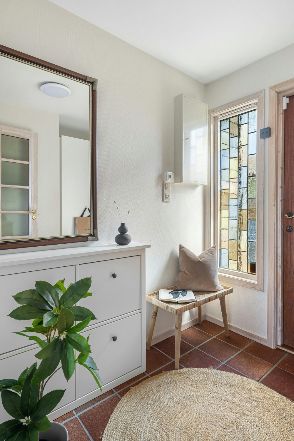 Ways To Make Home Feel More Inviting: 18 Decor Ideas (2026)