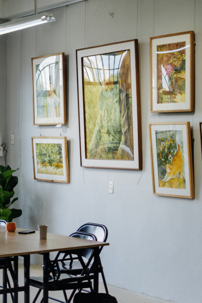 16 Dining Room Wall Decor Ideas for a Sleek Look 4 2 2