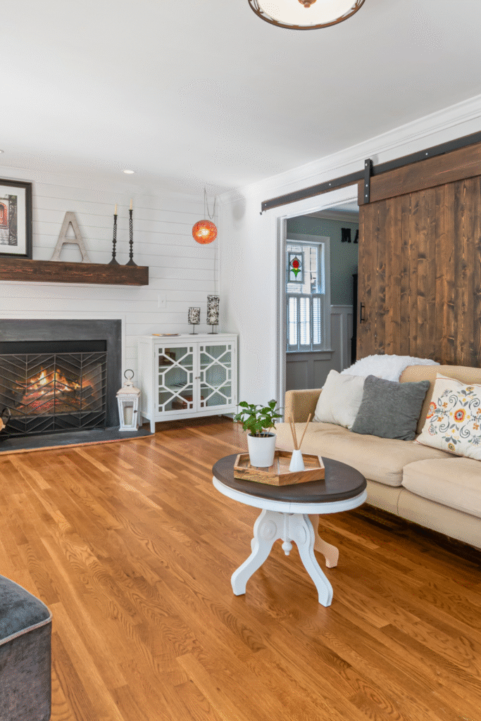 17 Coastal Living Room Ideas That Bring the Beach to You 11 10 1